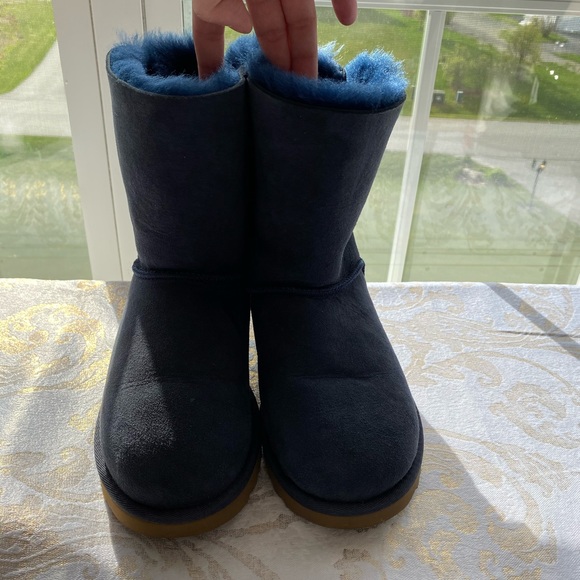 UGG bailey bow boots - Picture 2 of 3